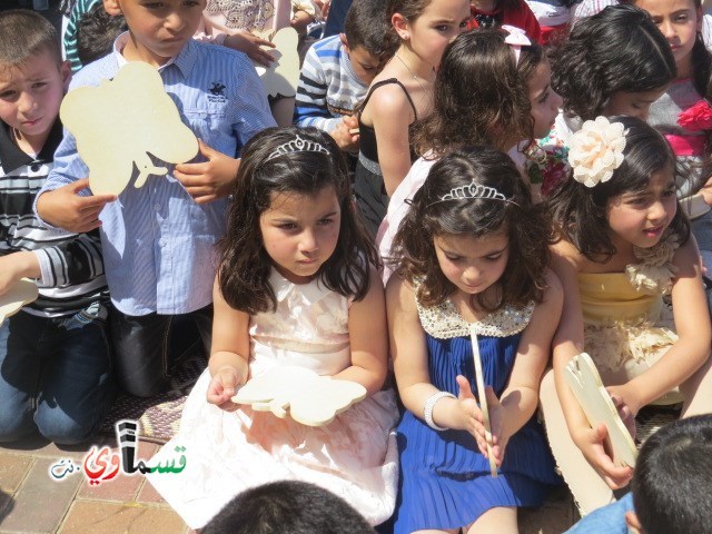كفرقاسم – فيديو: بساتين الامل, السلام , والمحبة تحتفل بعيد الام على انغام عمو انس وجوقته ..